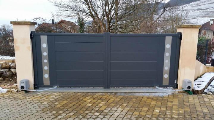 Installation de porte de garage La Savoie